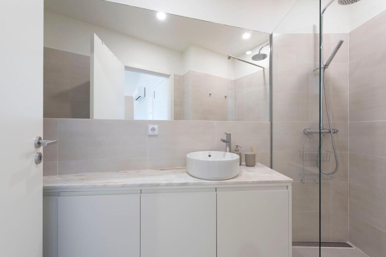 Central Superb Flat W/ Ac & Balcony By Lovelystay Porto Kültér fotó